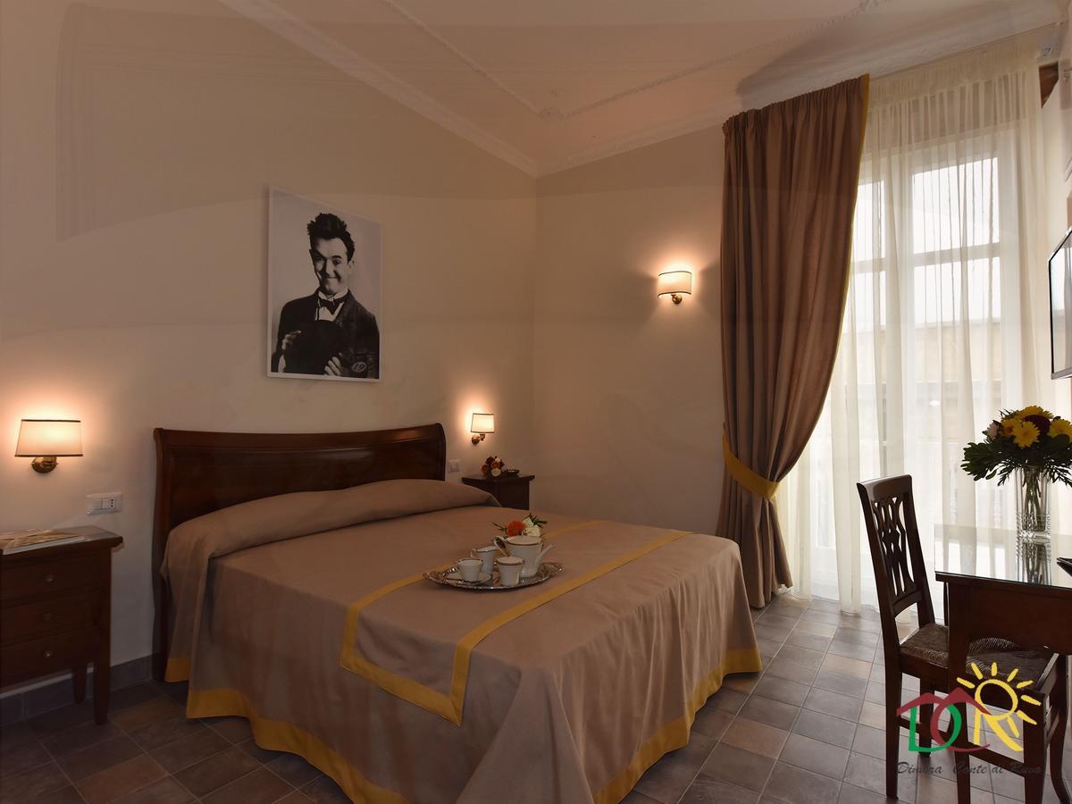 Dimora Conte Di Ruvo Bed & Breakfast Naples Exterior photo